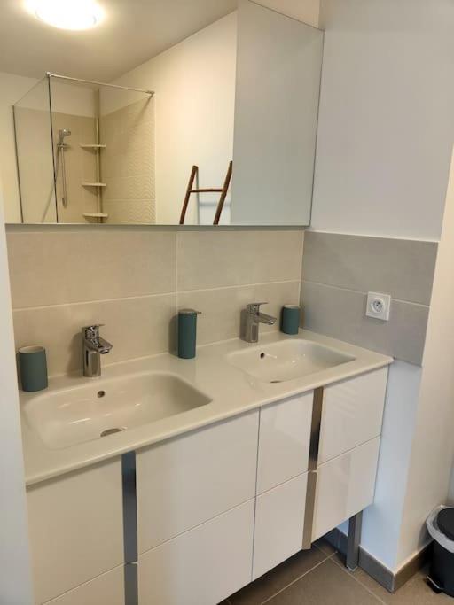 Location De Vacances A Andernos - Appartement 2 Chambres Dans Residence Neuve Dış mekan fotoğraf