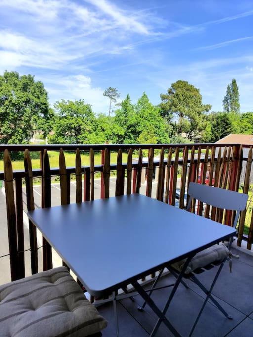 Location De Vacances A Andernos - Appartement 2 Chambres Dans Residence Neuve Dış mekan fotoğraf